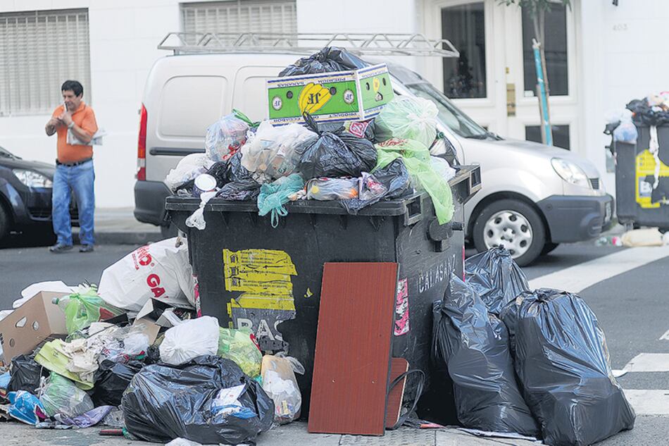 La quema de basura es una práctica que se está abandonando en el resto del mundo porque afecta al medioambiente.