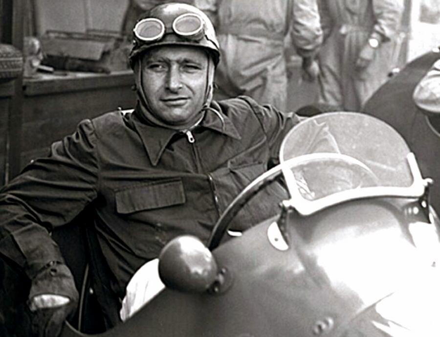  Juan Manuel Fangio falleció el 17 de julio de 1995. 