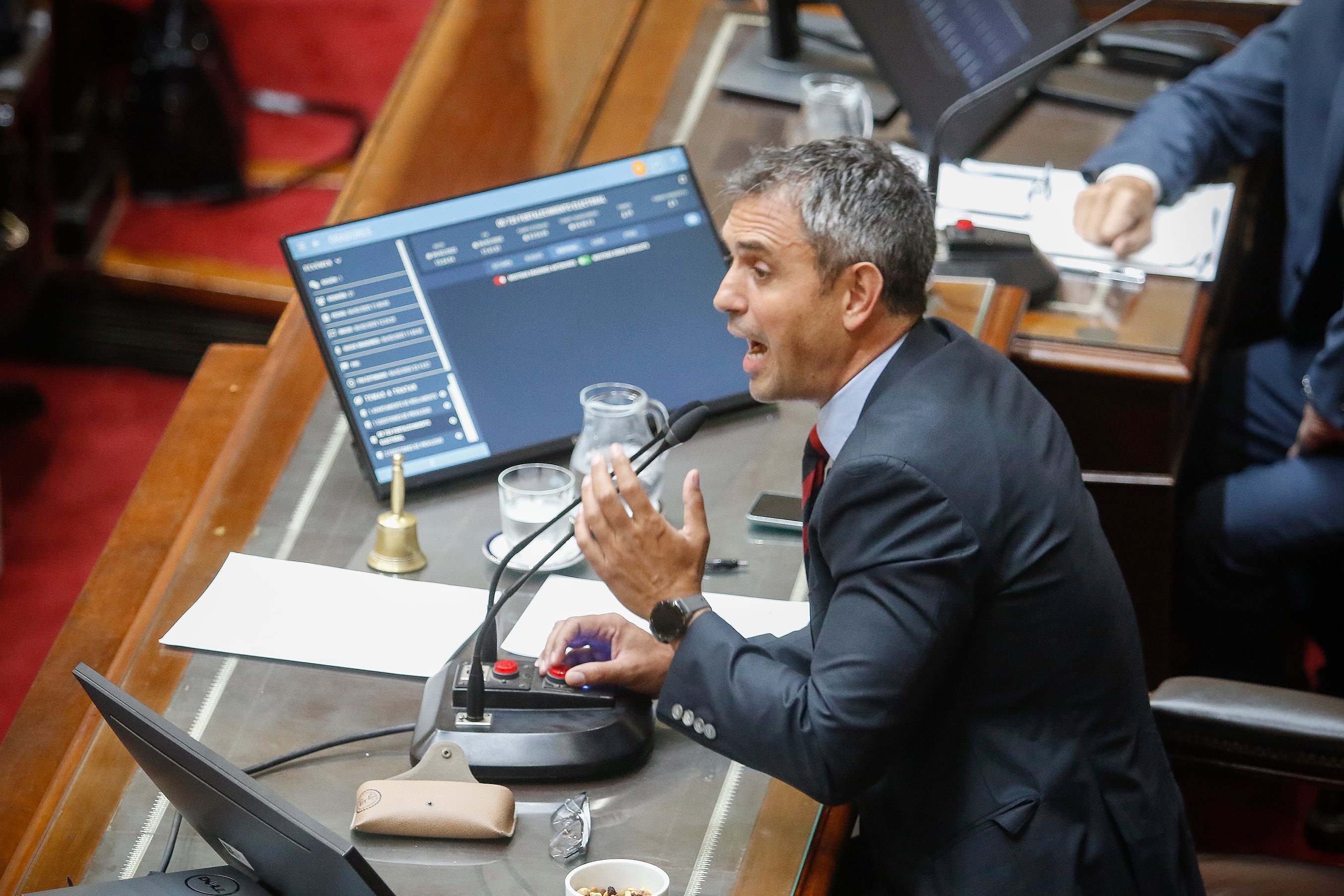 Martín Menem, en el centro de las críticas, a los gritos en la Cámara de Diputados.