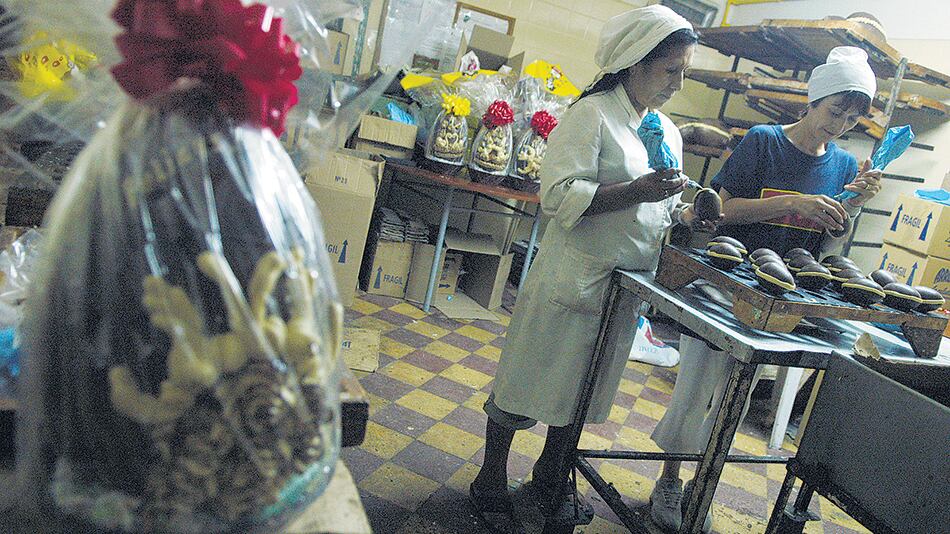 Los obreros de Arrufat ofrecerán sus productos este fin de semana a mitad de precio en la sede de la fábrica.