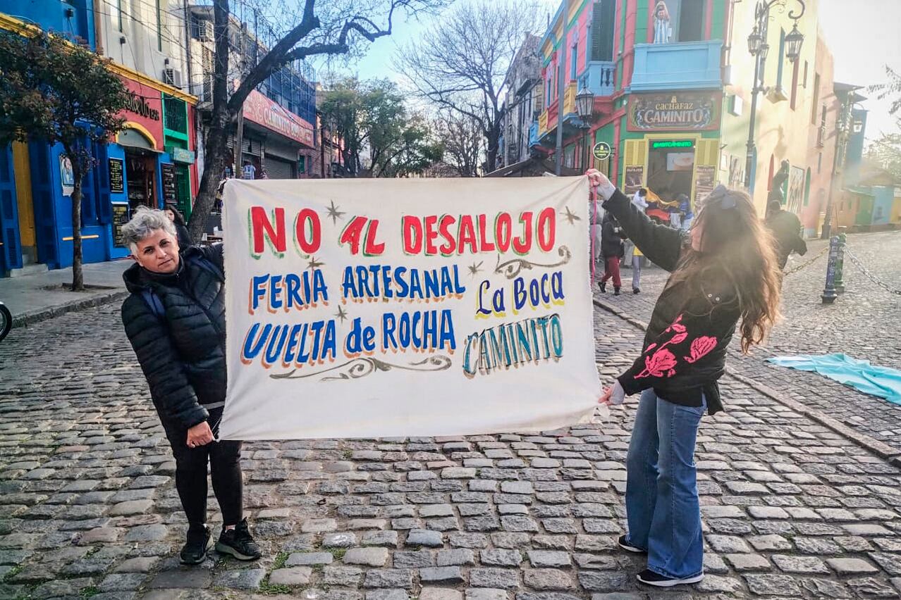 Los feriantes mantienen una "resistencia pacífica"