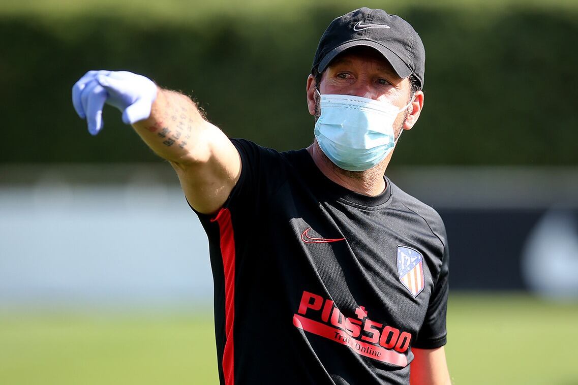 Los dos casos positivos complican a Simeone de cara a los cuartos de final de la Champions.