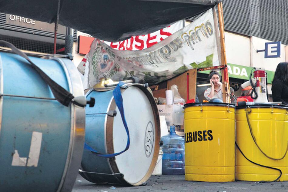 Los trabajadores reclamaban contra los despidos de 120 choferes.