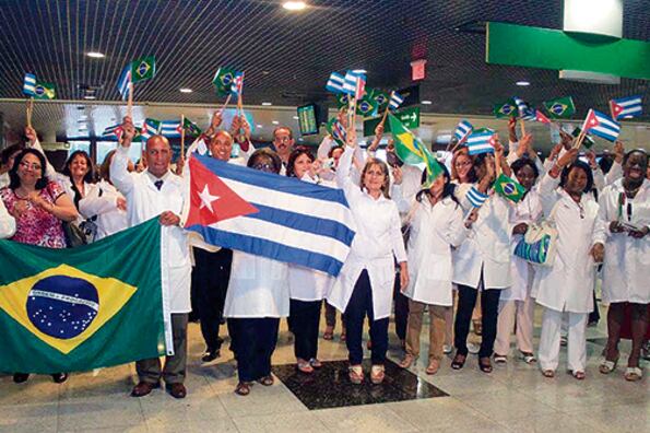 El primer contingente de 30 médicos cubanos en Brasil llegó a Recife en agosto del 2013.