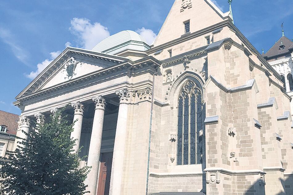 La catedral de St. Pierre, austeridad luterana para la Ruta de la Reforma.