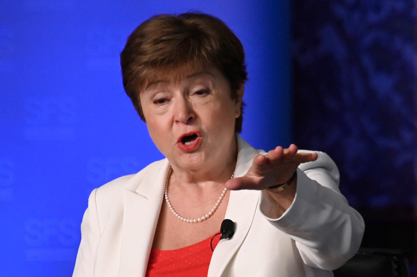 Kristalina Georgieva, directora del FMI, advierte sobre el impacto del ajuste sobre los más vulnerables.
