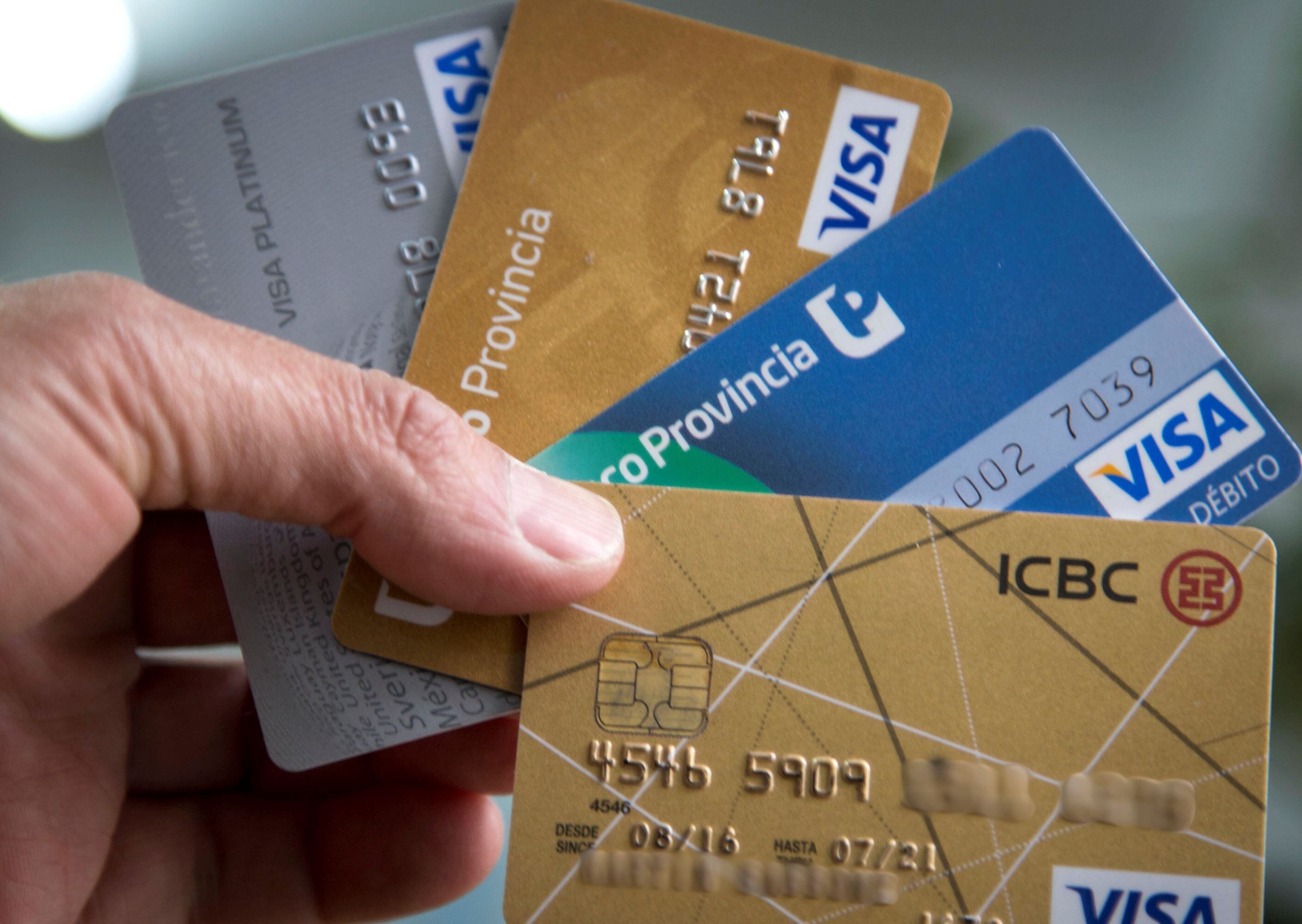 Para los usuarios y comerciantes, la utilización de los plásticos será otro dolor de cabeza