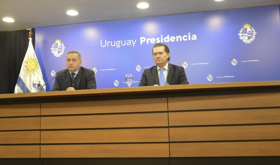 El secretario de Presidencia de Uruguay, Álvaro Delgado (izq.), junto al prosecretario de Presidencia, Rodrigo Ferrés. Foto: Presidencia de Uruguay 