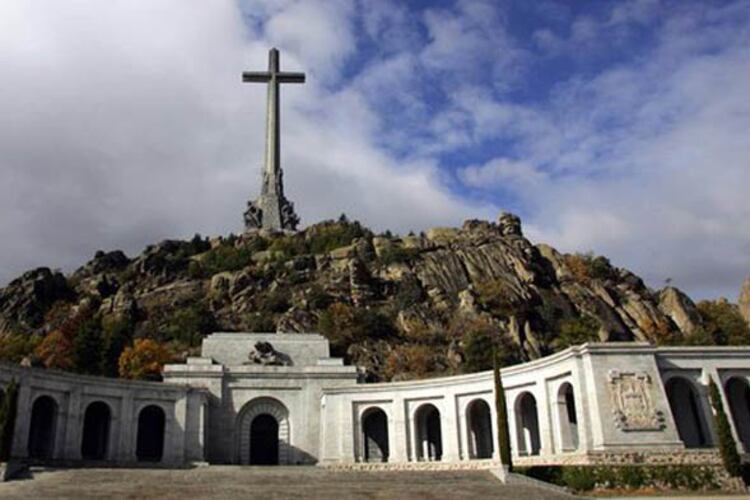 El Valle de los Caídos, el mausoleo erigido por Franco tras su victoria militar.