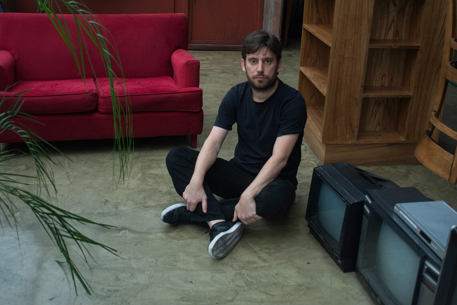 Sebastián Masquelet había escrito antes la novela "Viaje de disfraces". 