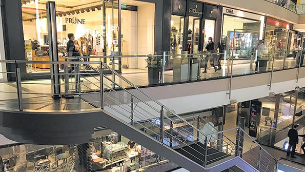 Los centros de compra, con pocos visitantes y menos compradores. En abril facturaron menos que en marzo.