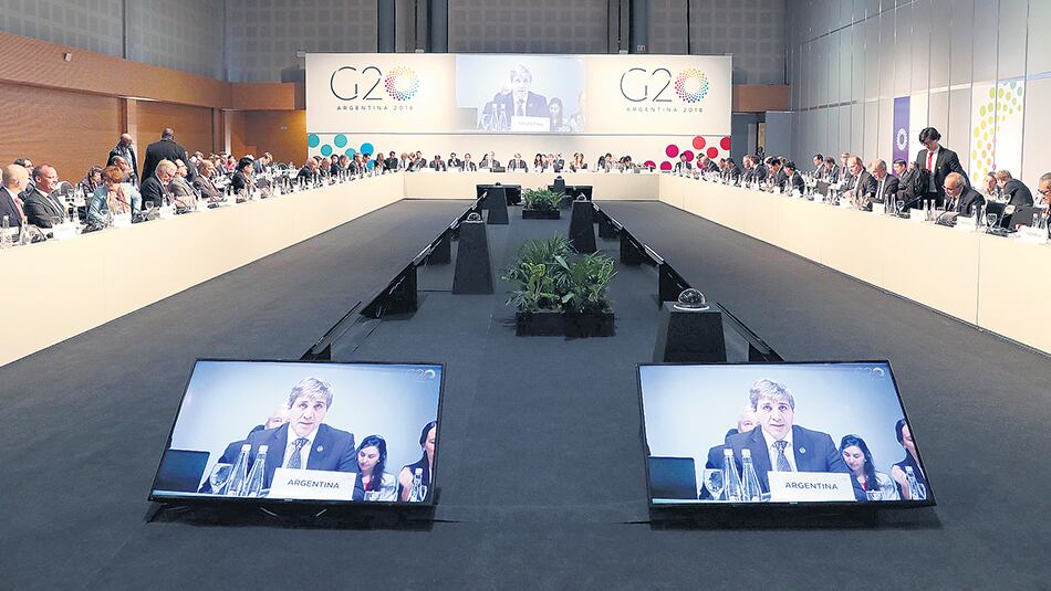 El presidente del Banco Central, Luis Caputo, fue uno de los expositores en representación de Argentina.