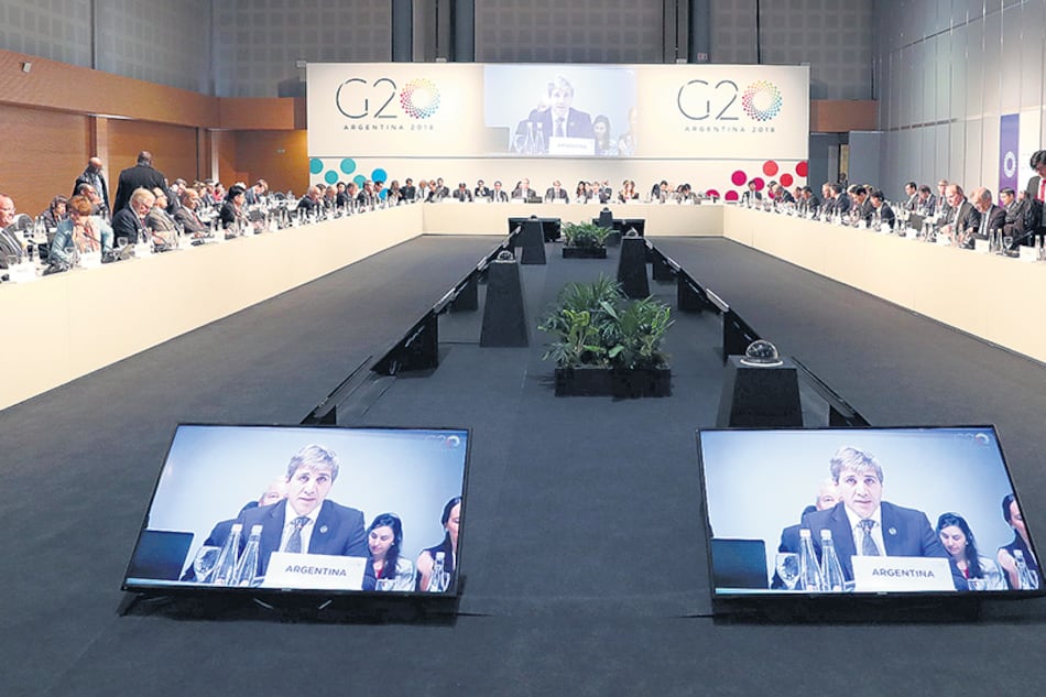 El presidente del Banco Central, Luis Caputo, fue uno de los expositores en representación de Argentina.