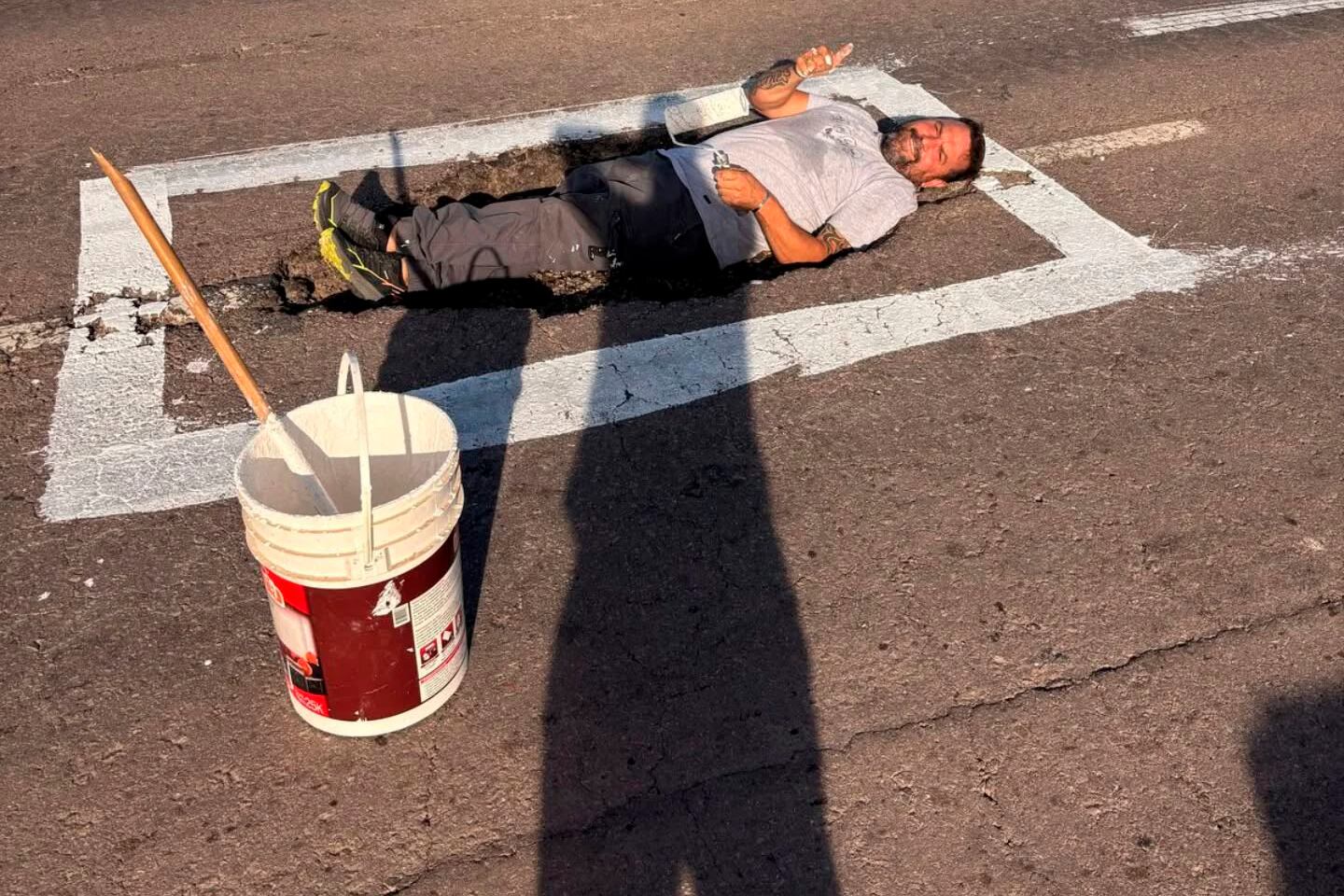 La creatividad de Marcelo Costa a modo de advertencia y protesta.