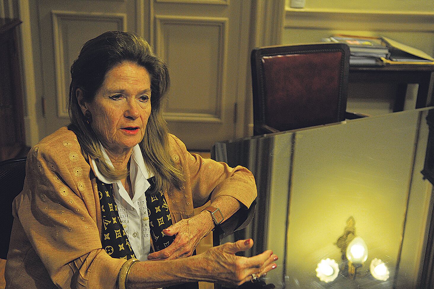 La jueza de la Corte Elena Highton de Nolasco planea seguir en el tribunal después de los 75 años.