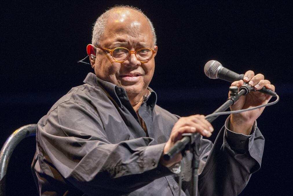 Milanés había nacido en 1945.