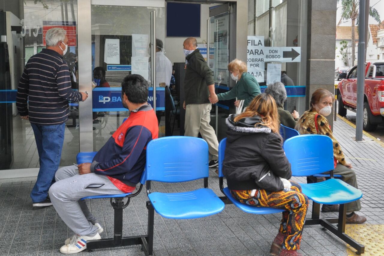 Los jubilados bonerenses cobran a partir de este miércoles, anunció el IPS.