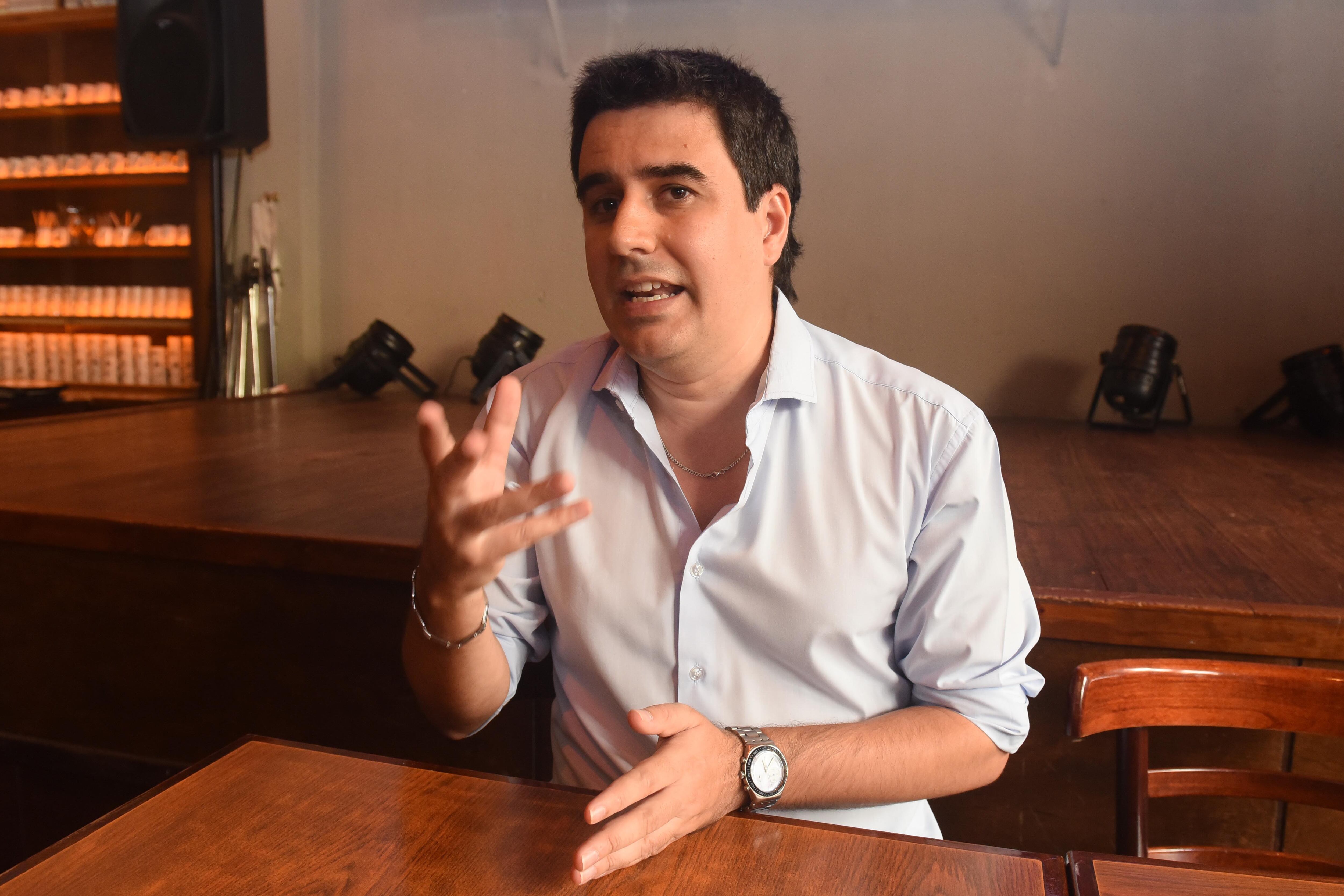 Toniolli considera que "estas cosas no se discuten de abajo hacia arriba".