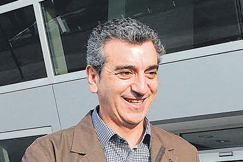 El ex ministro competirá con el sello del PJ.