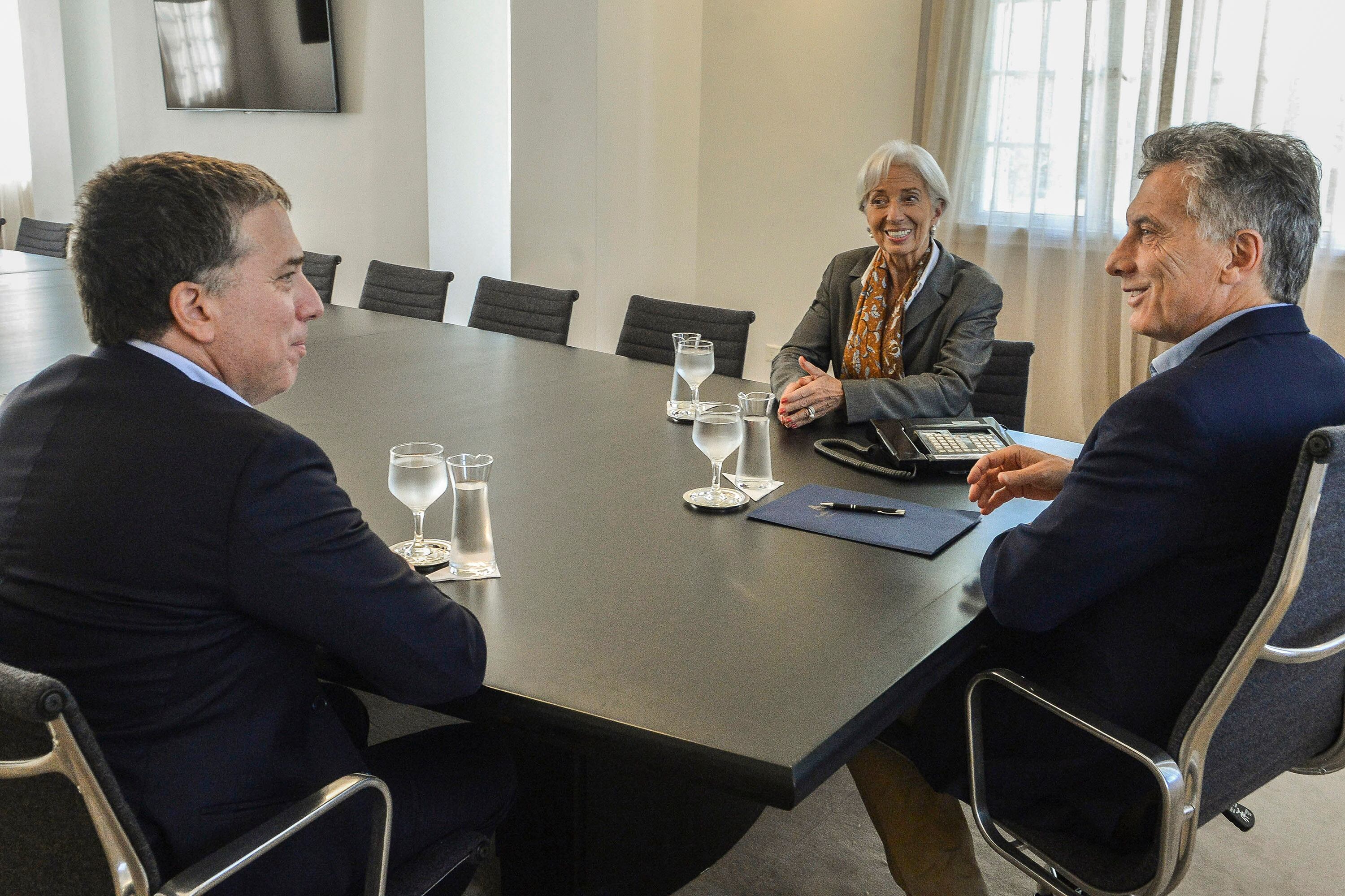 Macri junto a Dujovne y la ex titular del FMI, Christine Lagarde