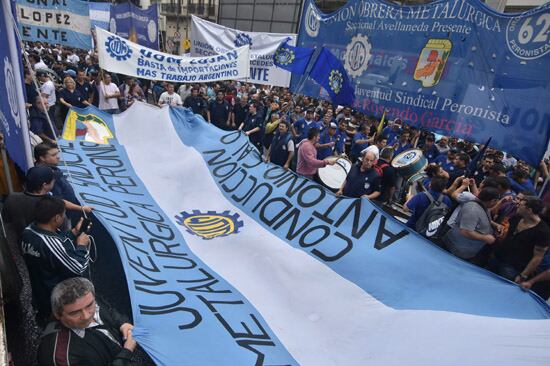 La UOM se movilizó hoy de Congreso al Ministerio de Trabajo.
