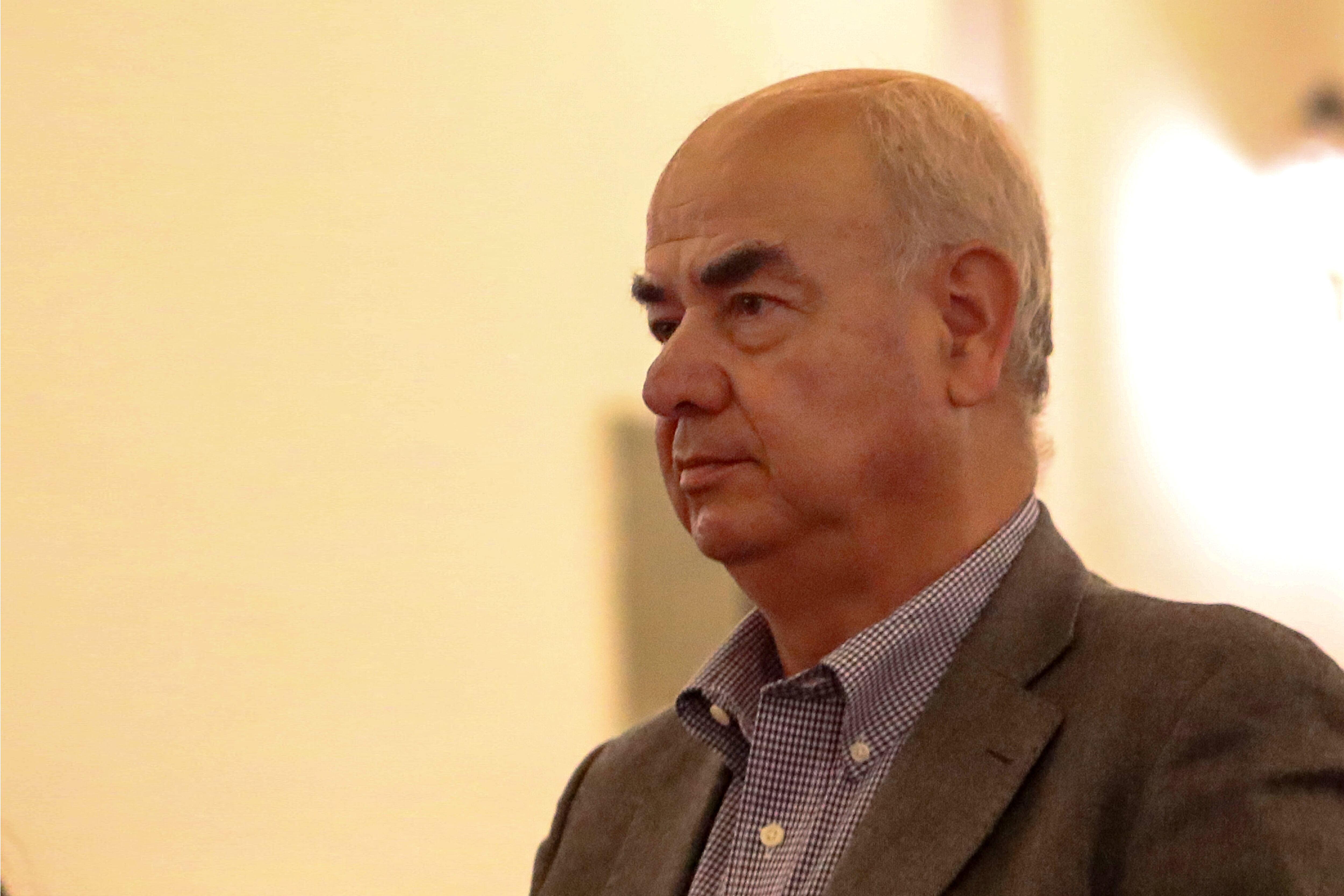 El ministro que lleva apenas horas en el cargo adelantó que además de mantener el tipo de cambio.