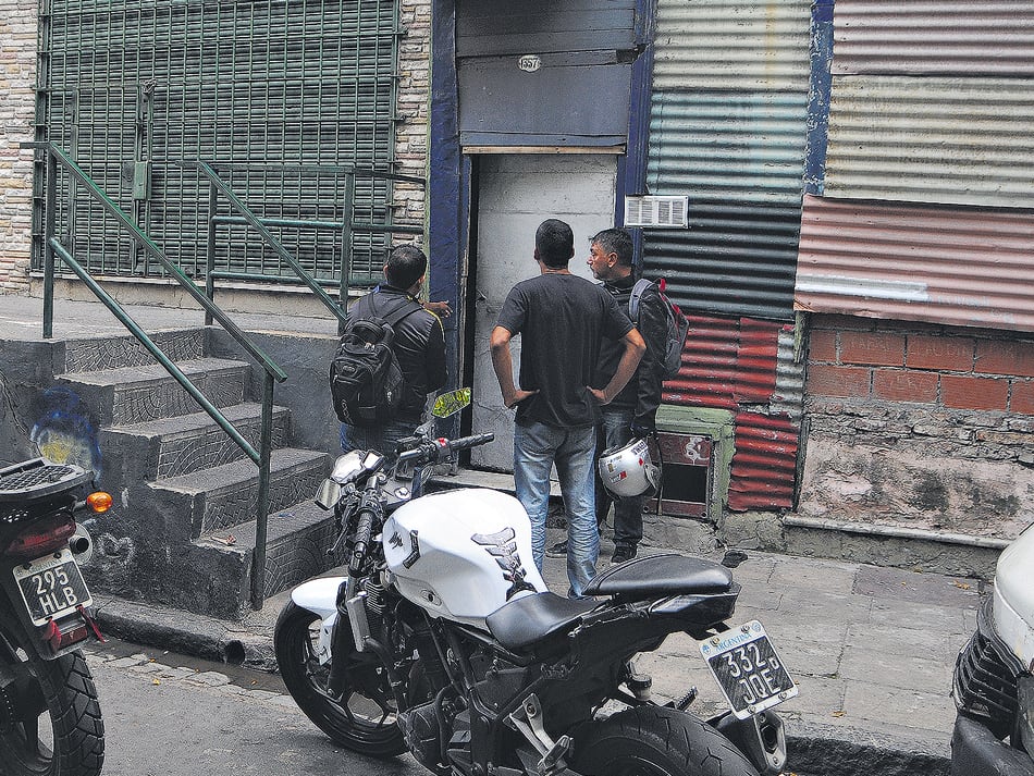 Frente del conventillo de Ministro Brin al 1300, donde entró la bala que mató a Claudia Ovejero e hirió a Susana Bordón.