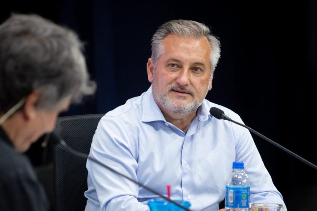 "De nada sirve debilitar a un gobernador propio con el que ganamos la provincia después de doce años de socialismo", plantea Marcelo Lewandowski.