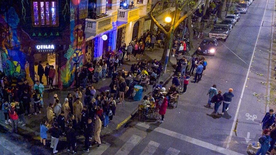 Fiesta clandestina en Otilia Burgers