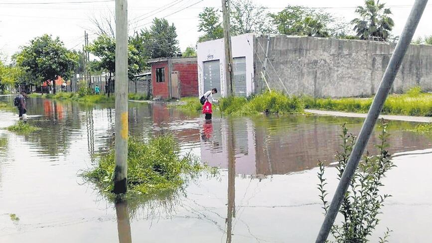 El conurbano sur muestra los efectos de la inundación, después de las intensas precipitaciones.