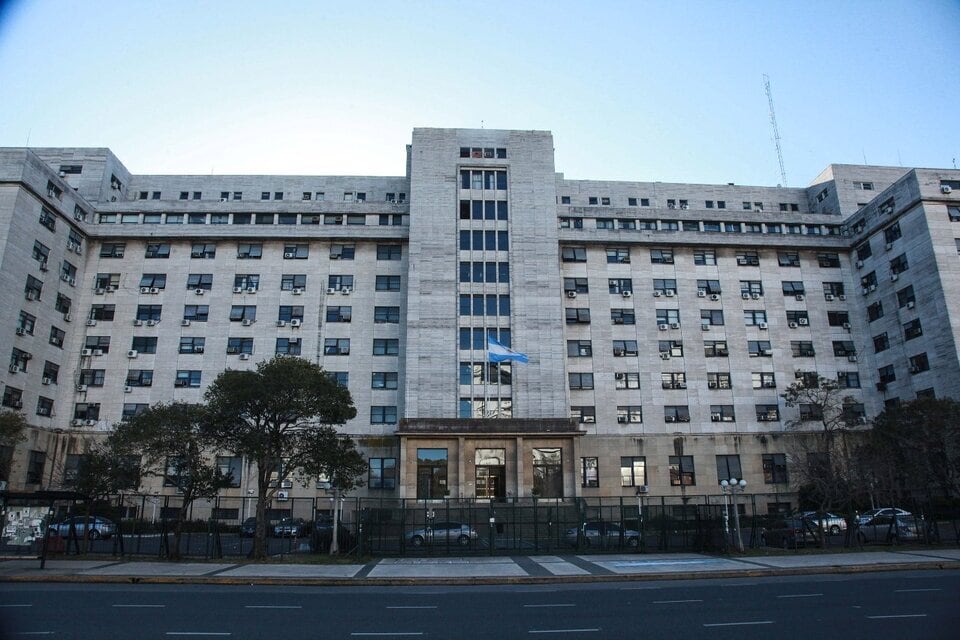 Los jueces Pablo Bertuzzi, Leopoldo Bruglia y Mariano Llorens, buscan reabrir una investigación por un hecho que ya prescribió. 