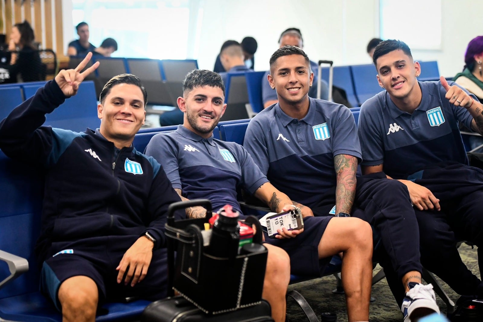 Los jugadores de Racing rumbo a Chile