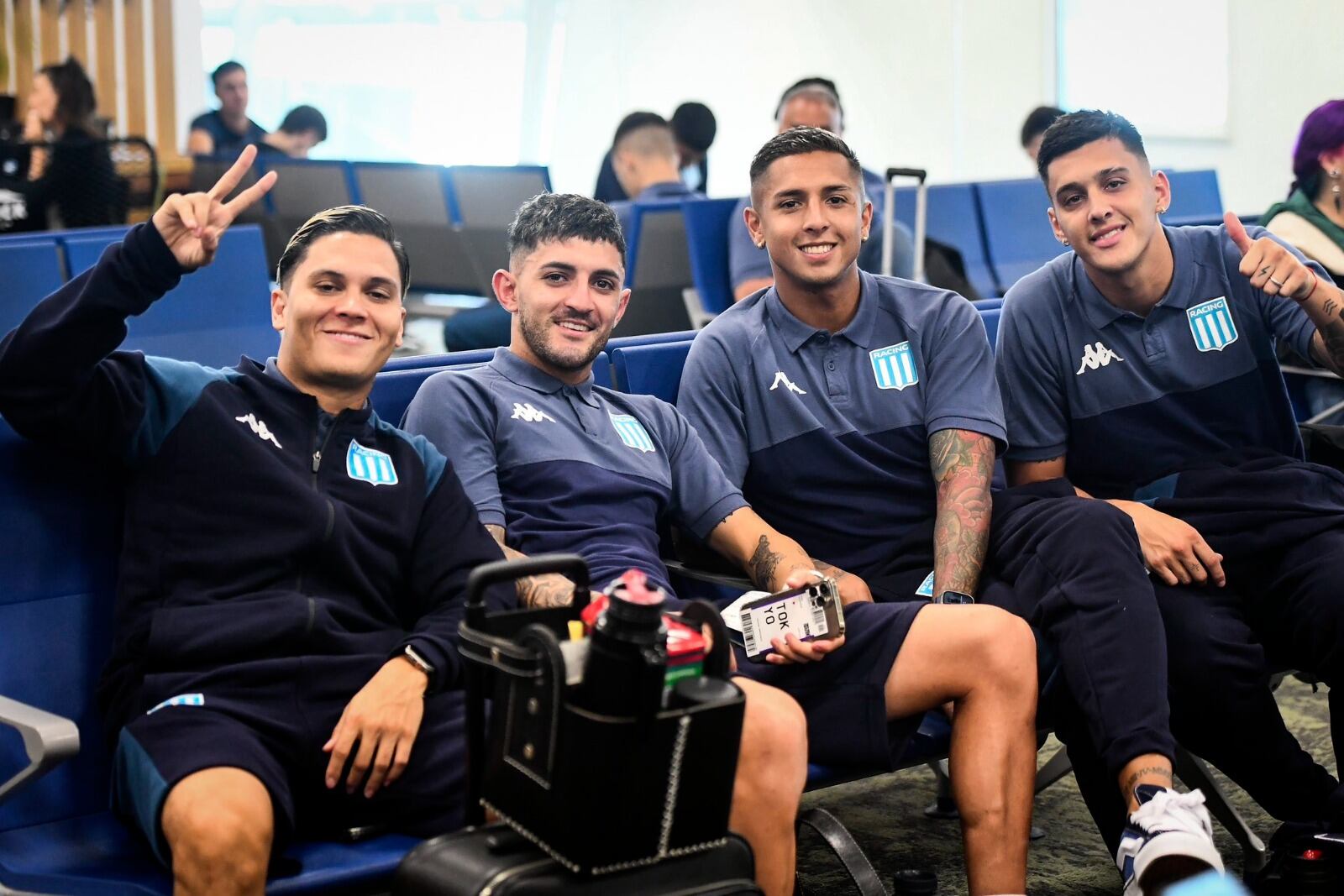 Los jugadores de Racing rumbo a Chile