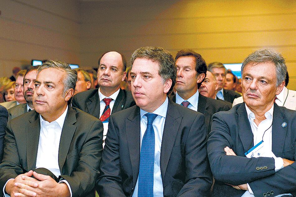 Nicolás Dujovne, ministro de Hacienda. Un modelo de equilibrio con menos déficit y más importaciones.