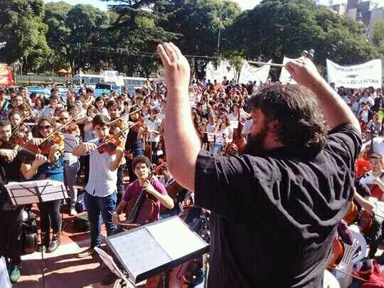 Las orquestas y coros infantiles apuntan a enseñarles música a chicos de barrios vulnerables.