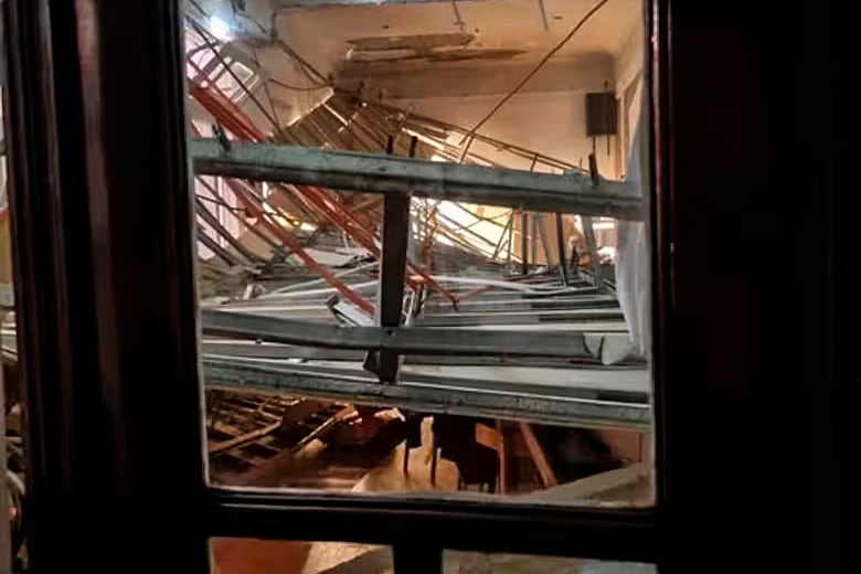 El salón tras el derrumbe. 