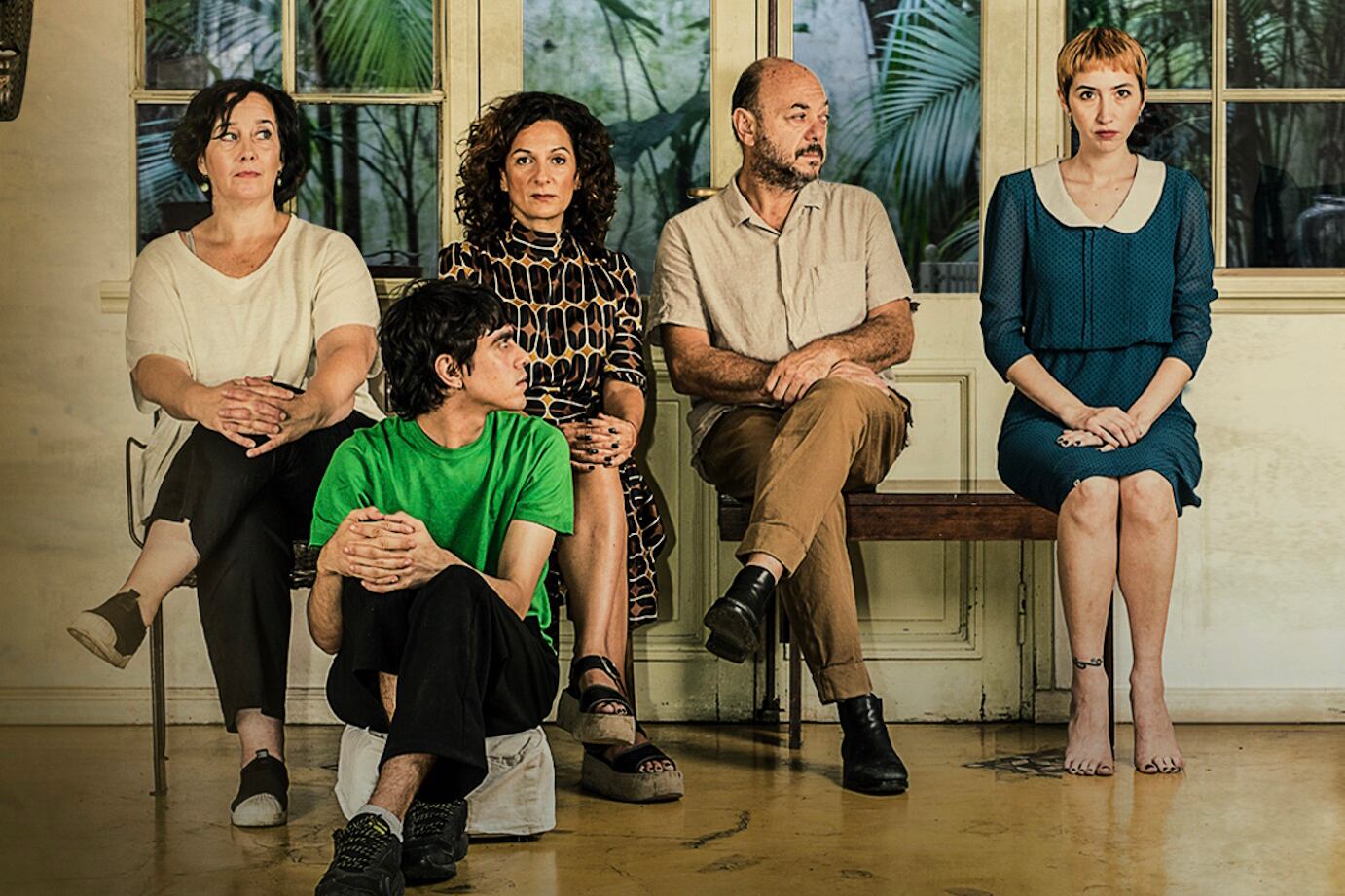 El elenco maneja muy bien el tono tragicómico que plantea la pieza.