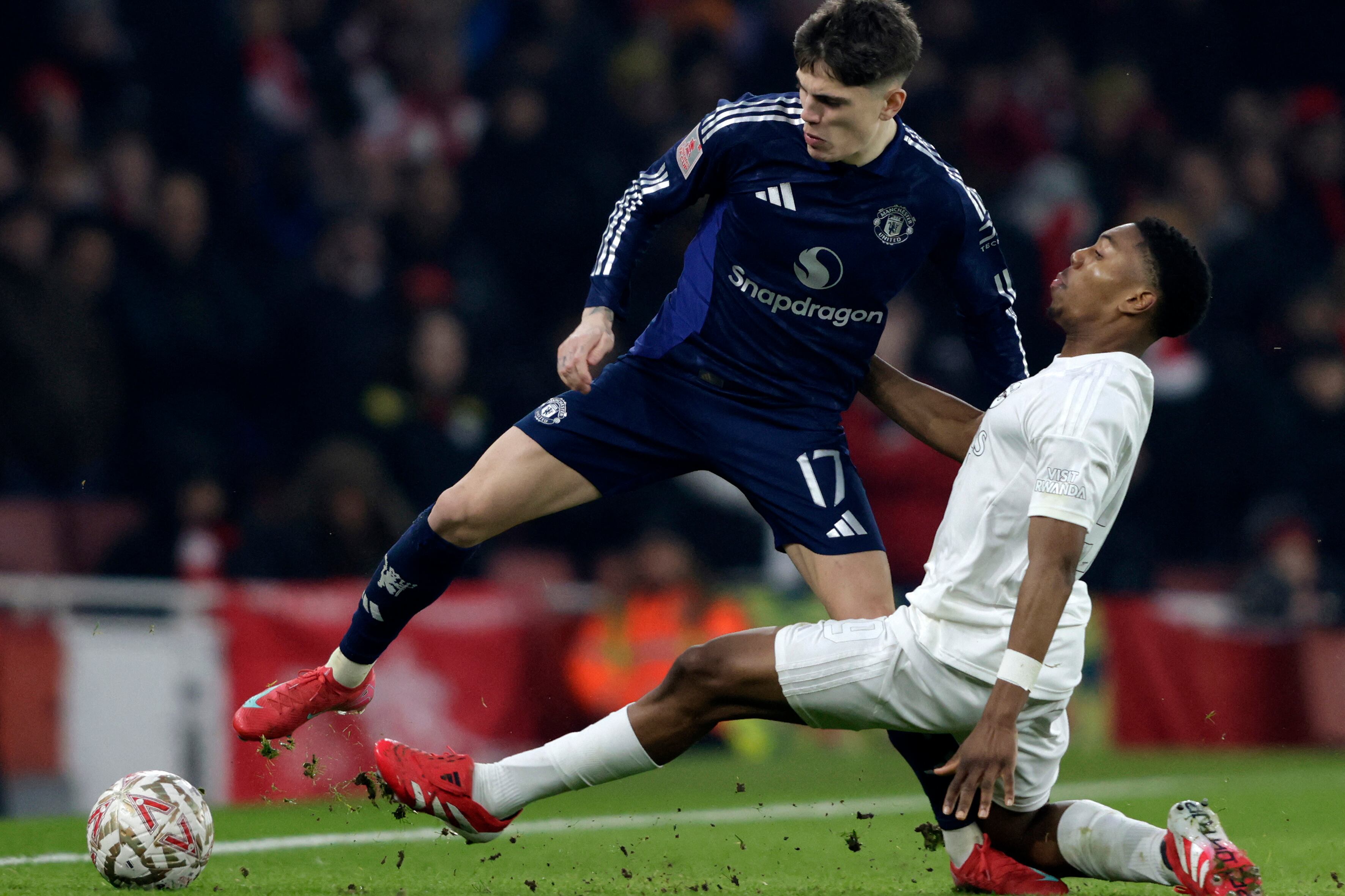 Alejandro Garnacho volvió a ser titular