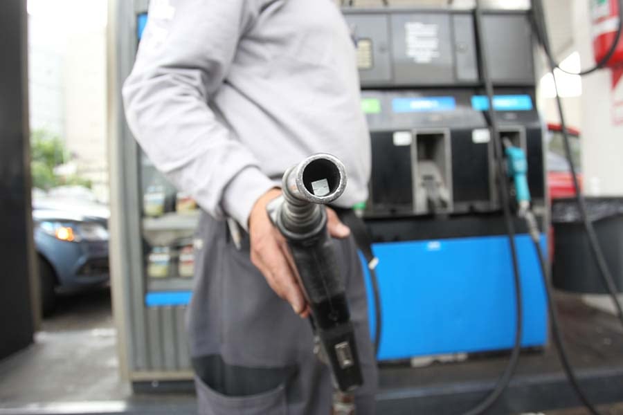 Argentina descongela impuestos a combustibles: nafta subirá $11 y gasoil $10 por litro desde mayo — image 5