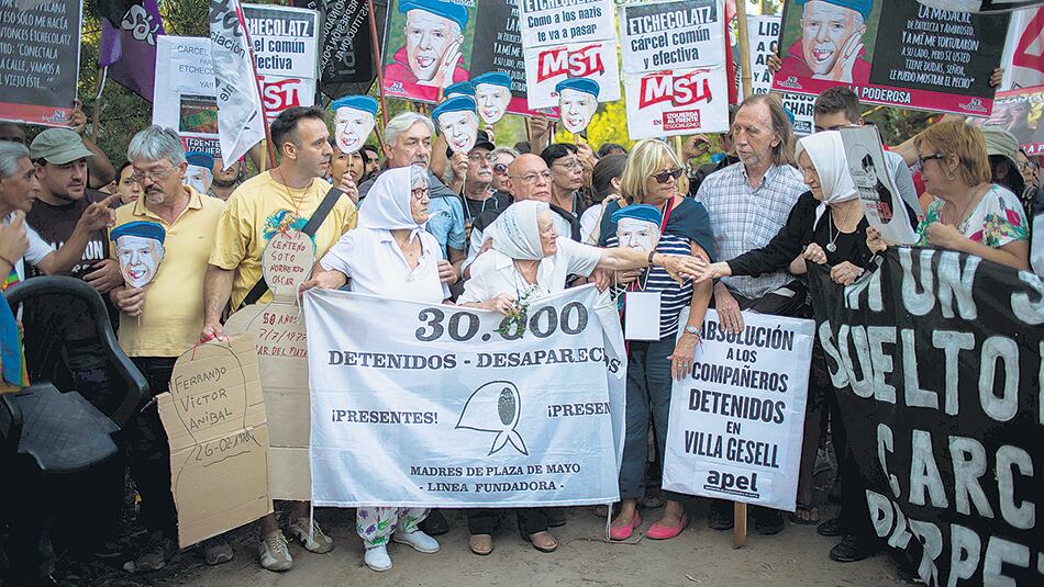 La llegada de Etchecolatz a Mar del Plata causó indignación y marchas de repudio.