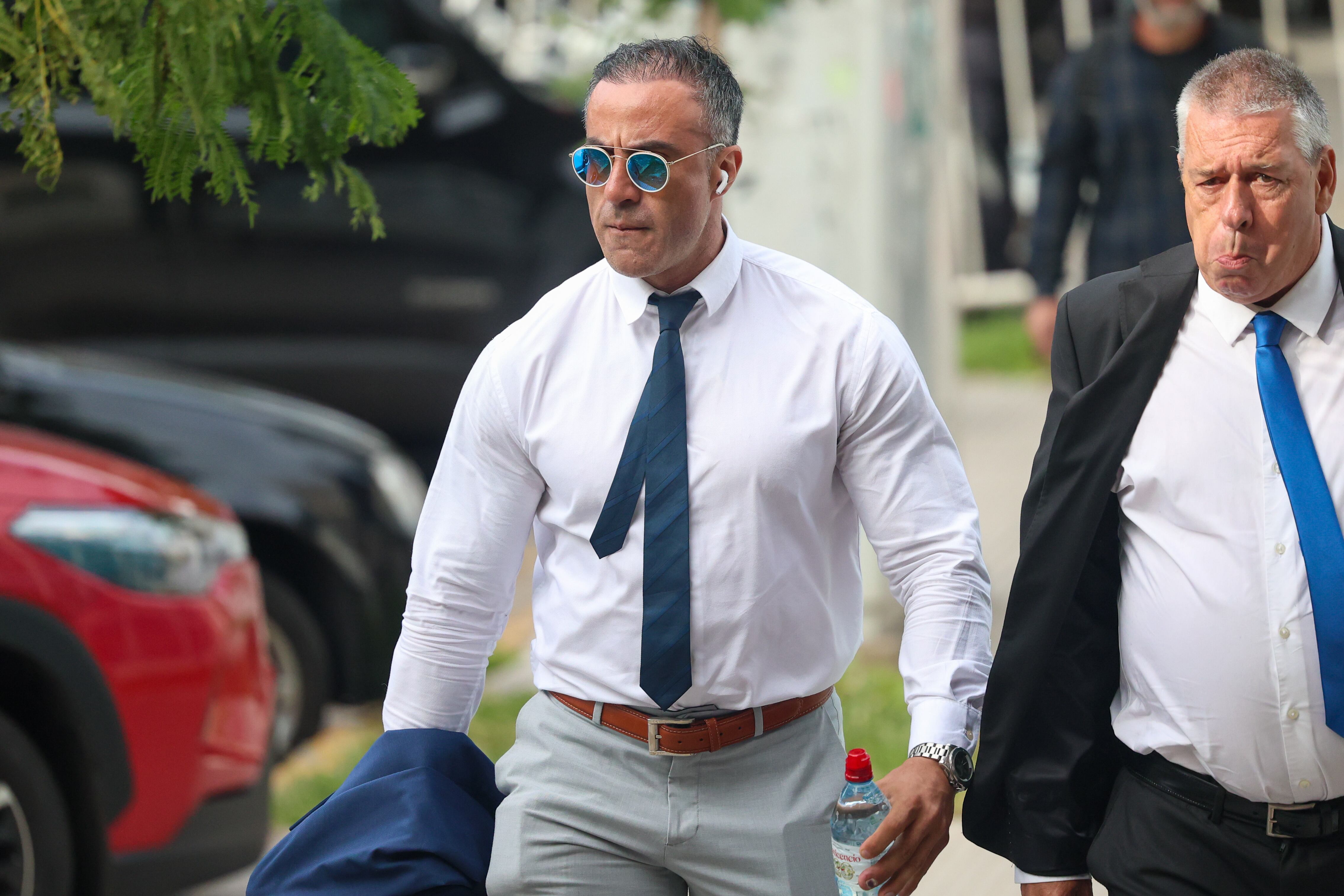 Benvenuti (sin saco) atestiguó el rol central de Luque entre los médicos de Maradona.