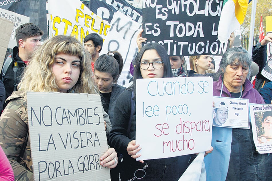 Repudio generalizado a la policía, habilitada al “gatillo fácil” por la política en seguridad.