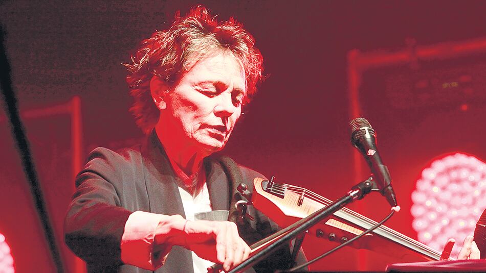 El maestro de meditación recomendó a Anderson: “Tenés que aprender a sentirte triste sin estar triste”.