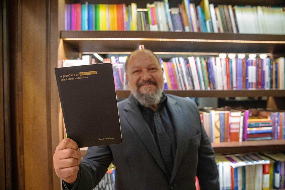 El psicoanalista Ángel Fernández considera que el trabajo musical y poético de Babasónicos es "absolutamente único".