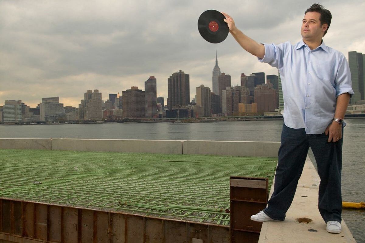 Mánager, director de un sello, productor de festivales, fan: Cookman entiende el ecosistema musical como pocos.