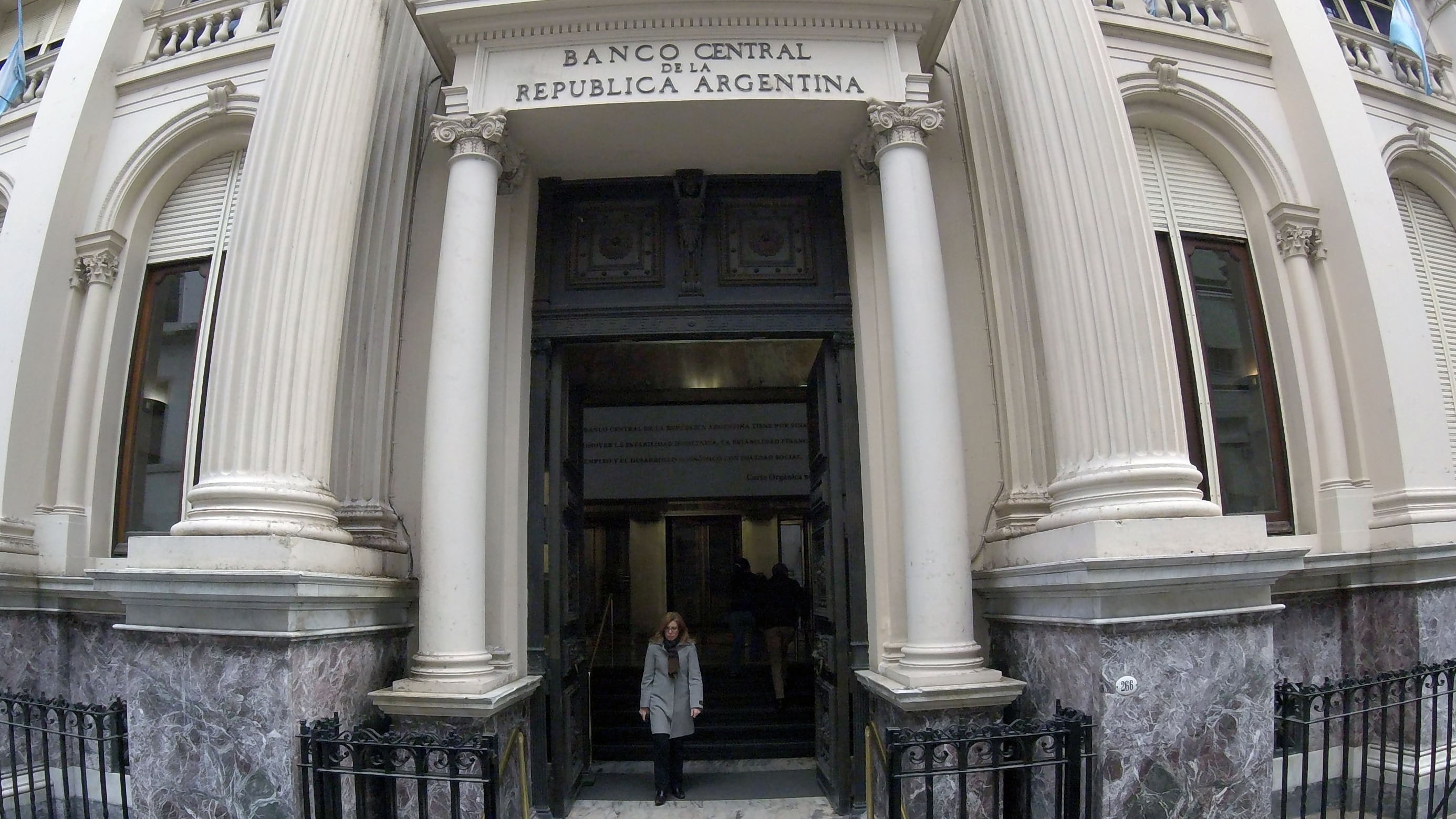 Las reservas del Banco Central siguieron en picada a pesar de la mejoría en la jornada financiera.