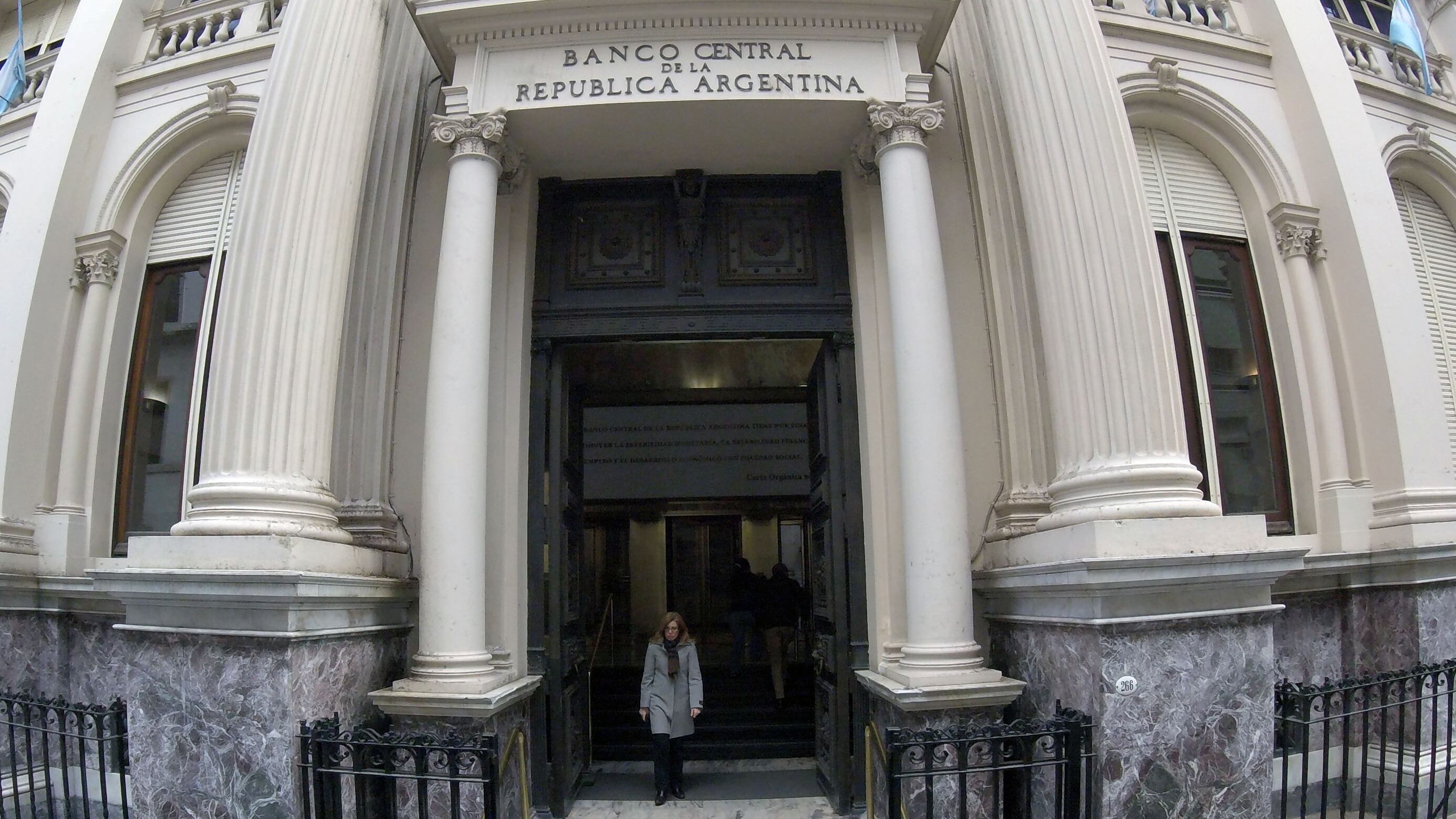 Las reservas del Banco Central siguieron en picada a pesar de la mejoría en la jornada financiera.