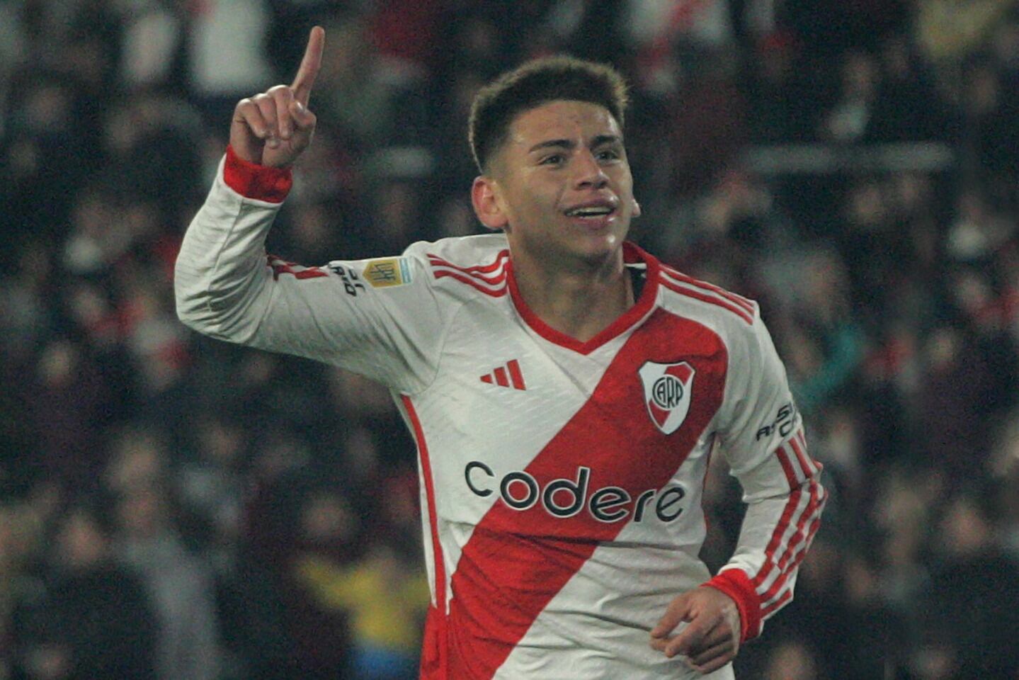 El "Diablito" Echeverri, cuando anotó su primer gol en la Primera del Millonario