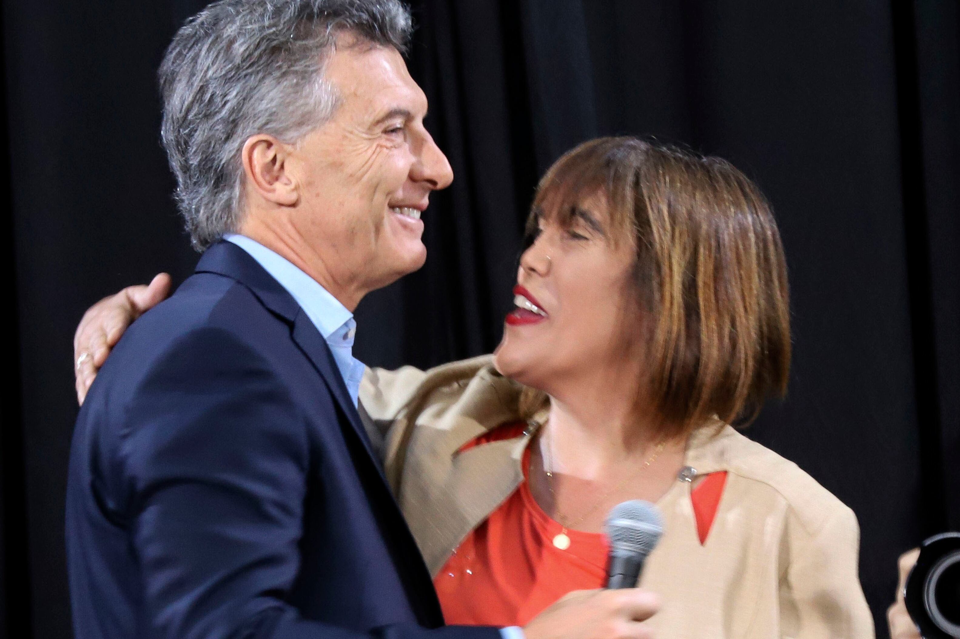 Mauricio Macri junto a Fabiana Túñez, directora Ejecutiva del Instituto Nacional de las Mujeres