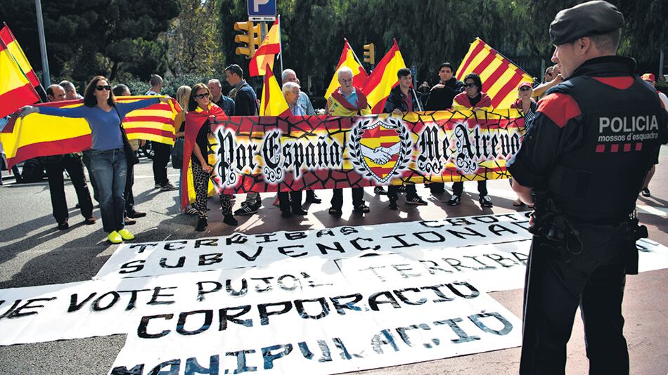 La policía catalana advirtió ayer de posibles consecuencias de seguridad ciudadana el domingo electoral.